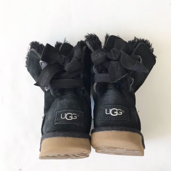 UGG black Bailey bow boots GUC - wear by the toes size 13 - Picture 7 of 9